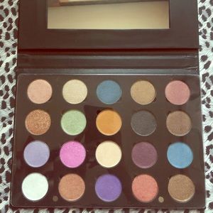 Ofra cosmetics dazzling diamonds palette.